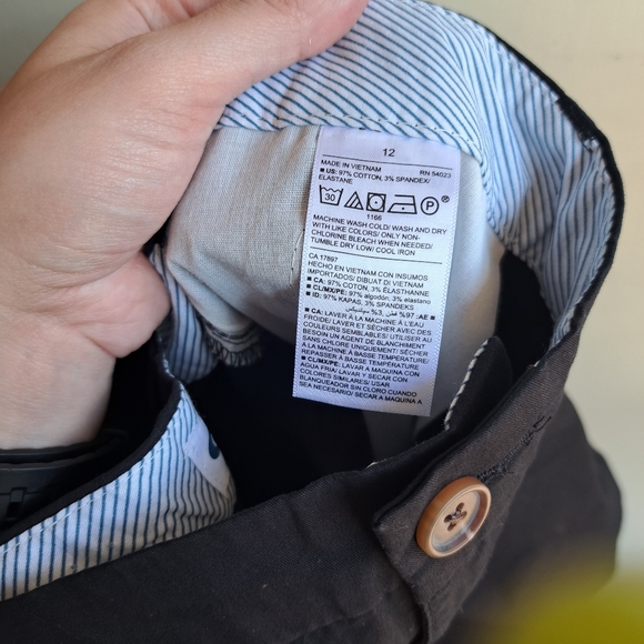 Old Navy everyday shorts - Picture 3 of 4